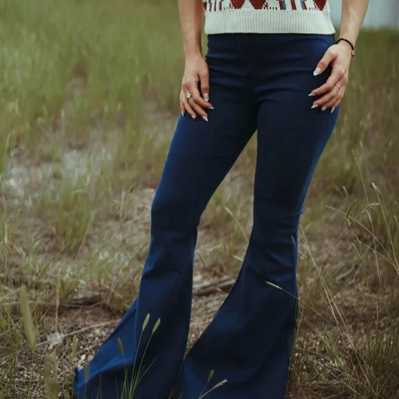 Flare jeans👖 - Picture 1 of 3